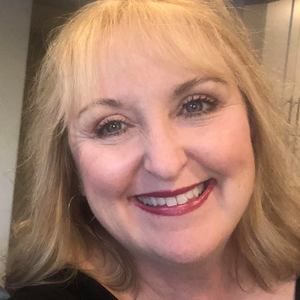 Meet your Posher, Traci